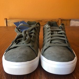 Super cute and comfy K-Swiss tennis shoes